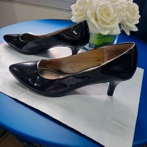 Cute dressy  shiny black heels